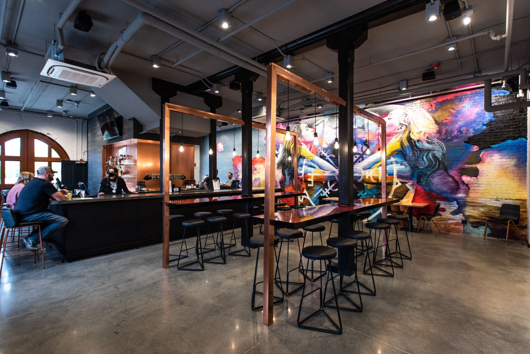 Savage Craft Ale Works interior
